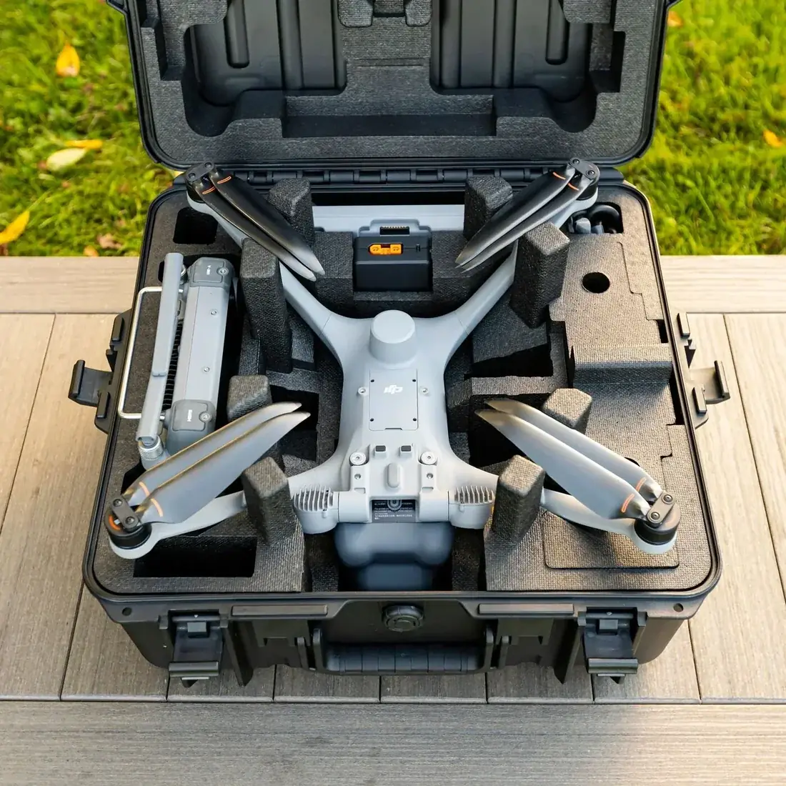 Equipo de dron preparado para el transporte